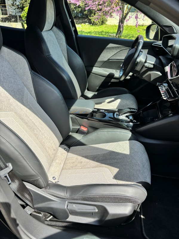 Vente d'occasion PEUGEOT E-2008 II electrique à Grasse Alpes-Maritimes