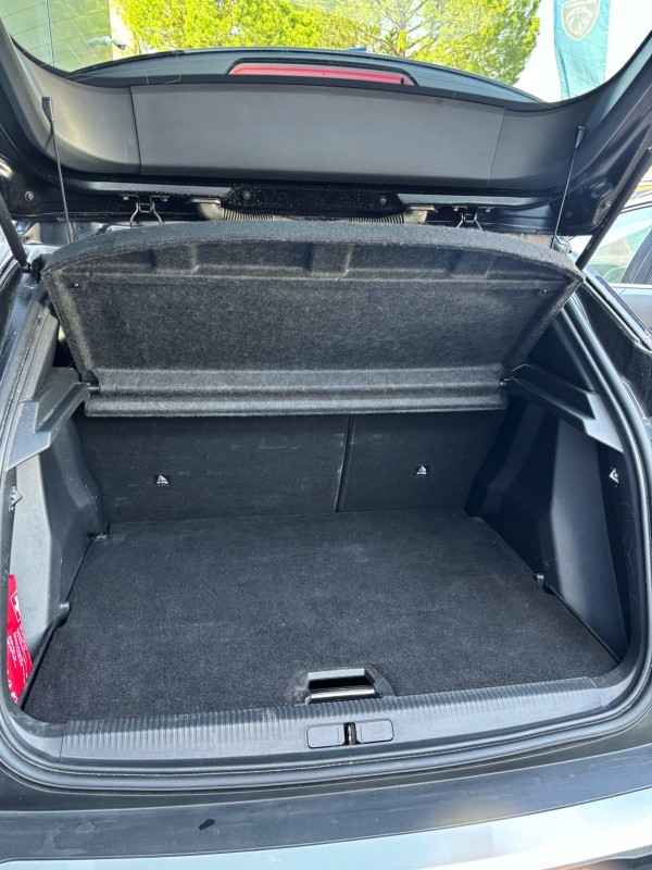 Vente d'occasion PEUGEOT E-2008 II electrique à Grasse Alpes-Maritimes