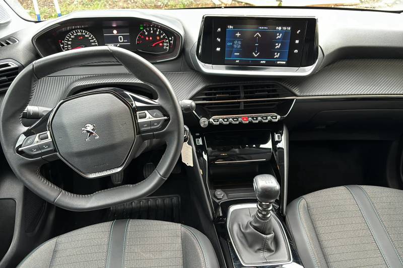 À vendre Peugeot 208 ALLURE d’occasion à Grasse dans les Alpes Maritimes