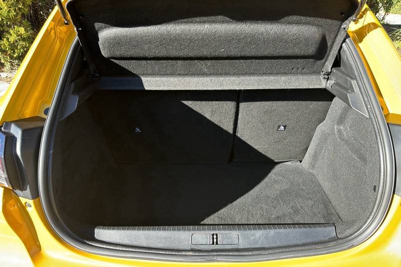 À vendre Peugeot 208 GT PACK d’occasion à Grasse dans les Alpes Maritimes