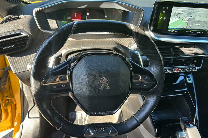 À vendre Peugeot 208 GT PACK d’occasion à Grasse dans les Alpes Maritimes