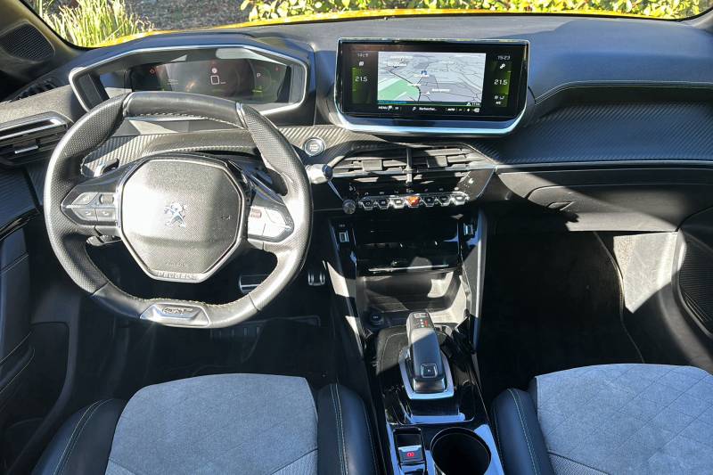 À vendre Peugeot 208 GT PACK d’occasion à Grasse dans les Alpes Maritimes