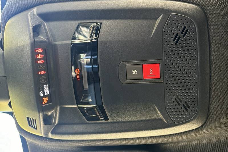 À vendre Peugeot 208 GT PACK d’occasion à Grasse dans les Alpes Maritimes