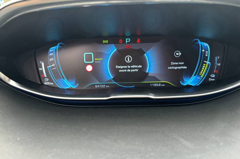 À vendre PEUGEOT 3008 GT HYBRIDE d’occasion à Grasse Alpes-Maritimes