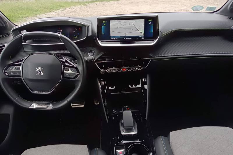 À vendre Peugeot E-208 d’occasion à Grasse Alpes-Maritimes