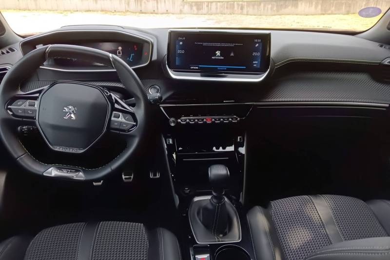 À vendre Peugeot 2008 GT LINE d’occasion à Grasse dans les Alpes maritimes