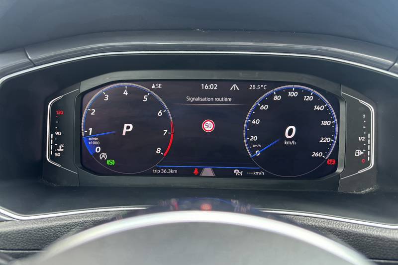 À vendre Volkswagen T-ROC R-Line d’occasion à Grasse dans les Alpes maritimes