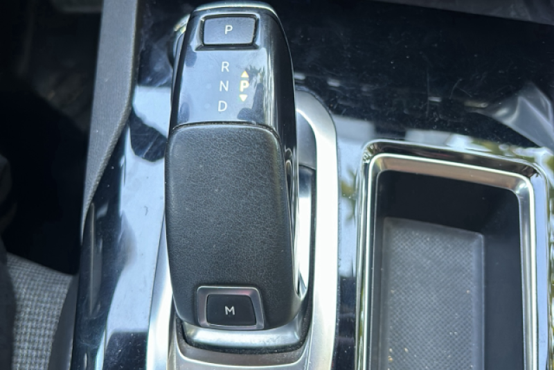 À vendre 3008 Allure Business d’occasion à Grasse dans les Alpes maritimes