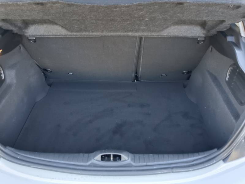 À vendre Peugeot 208 tech Edition d’occasion à Grasse dans les Alpes Maritimes