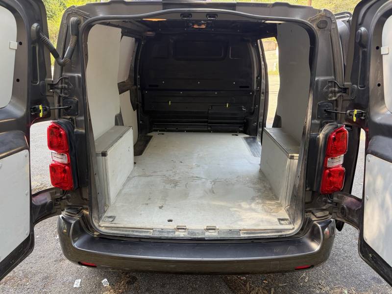 À vendre Peugeot Expert (3) BVA 180CH d’occasion à Grasse dans les Alpes Maritimes