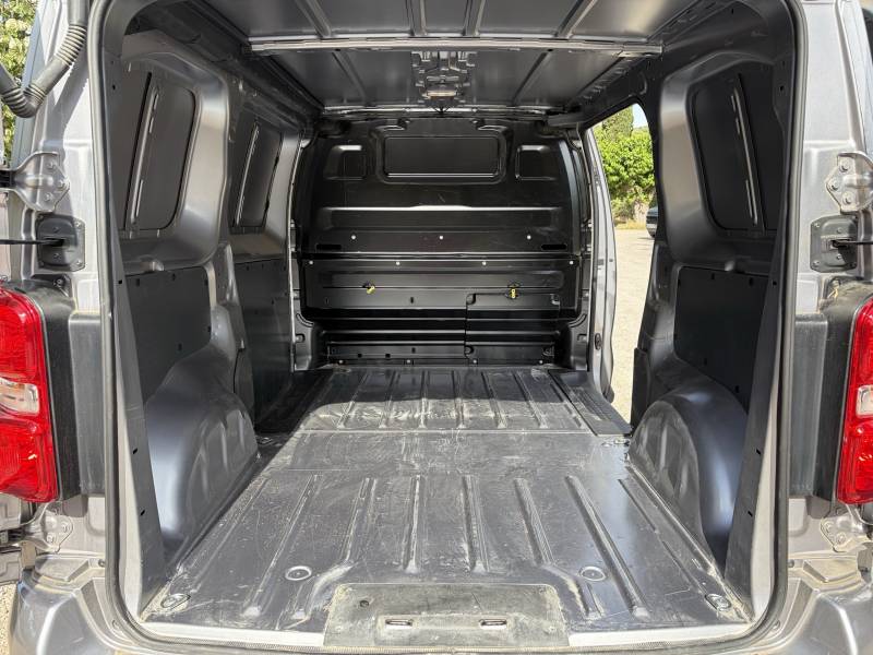 À vendre Peugeot Expert BVA 180CH d’occasion à Grasse dans les Alpes Maritimes