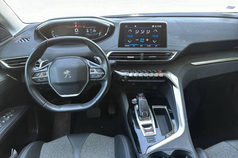 À vendre Peugeot 3008 (2)  BVA 130CH d’occasion à Grasse dans les Alpes Maritimes
