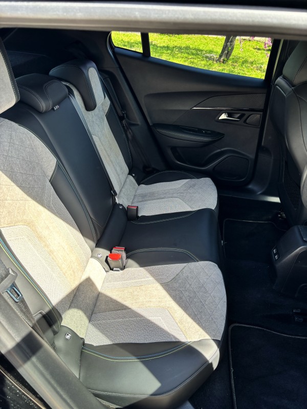 Vente d'occasion PEUGEOT E-2008 II electrique à Grasse Alpes-Maritimes